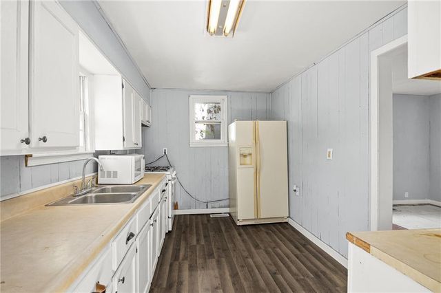 1706 N 3rd Street, St Joseph, MO 64505