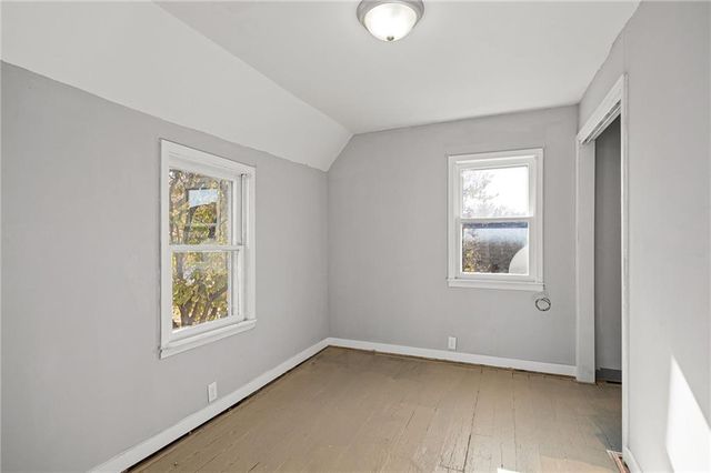 1706 N 3rd Street, St Joseph, MO 64505