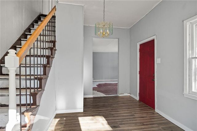 1706 N 3rd Street, St Joseph, MO 64505