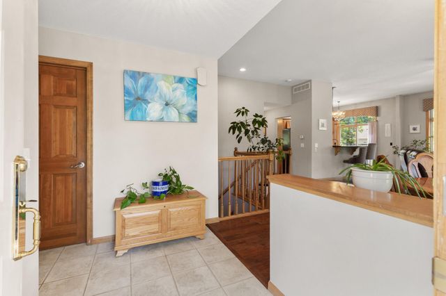 1420 Summit Shores Drive, Burnsville, MN 55306