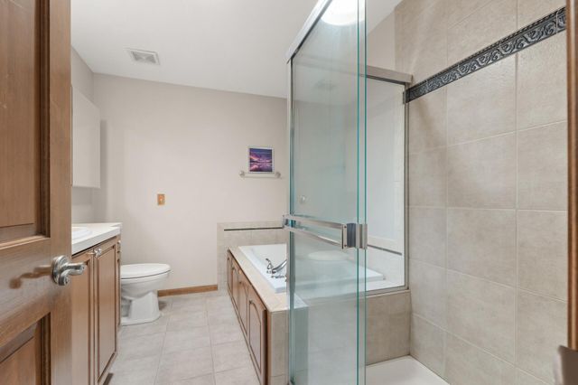 1420 Summit Shores Drive, Burnsville, MN 55306