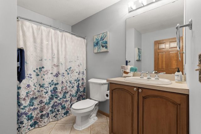 1420 Summit Shores Drive, Burnsville, MN 55306