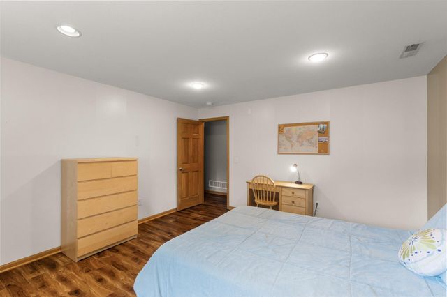 1420 Summit Shores Drive, Burnsville, MN 55306