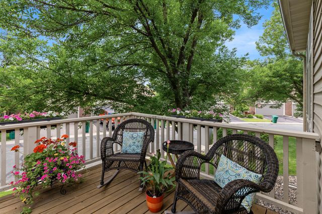 1420 Summit Shores Drive, Burnsville, MN 55306