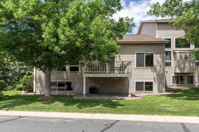 1420 Summit Shores Drive, Burnsville, MN 55306