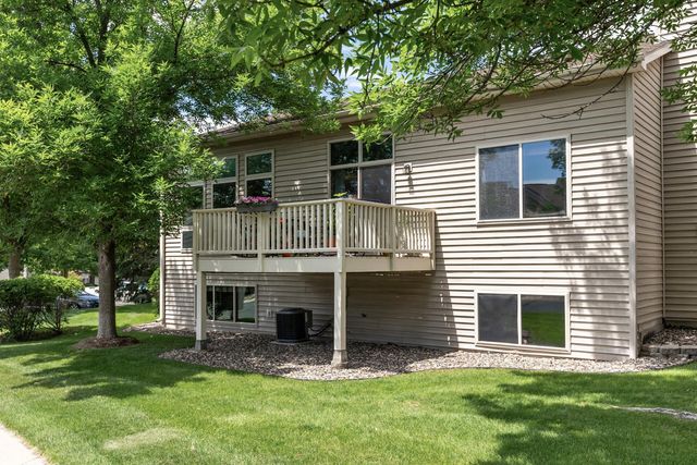 1420 Summit Shores Drive, Burnsville, MN 55306