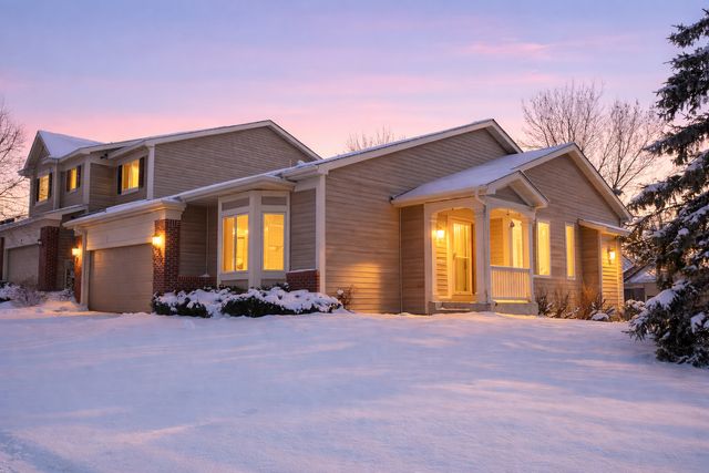 1420 Summit Shores Drive, Burnsville, MN 55306