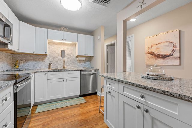 36 Old Colony Way 3022, Orleans, MA 02653