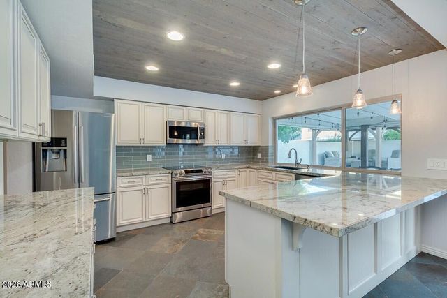 1613 E WEATHERVANE Lane, Tempe, AZ 85283