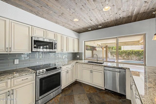 1613 E WEATHERVANE Lane, Tempe, AZ 85283
