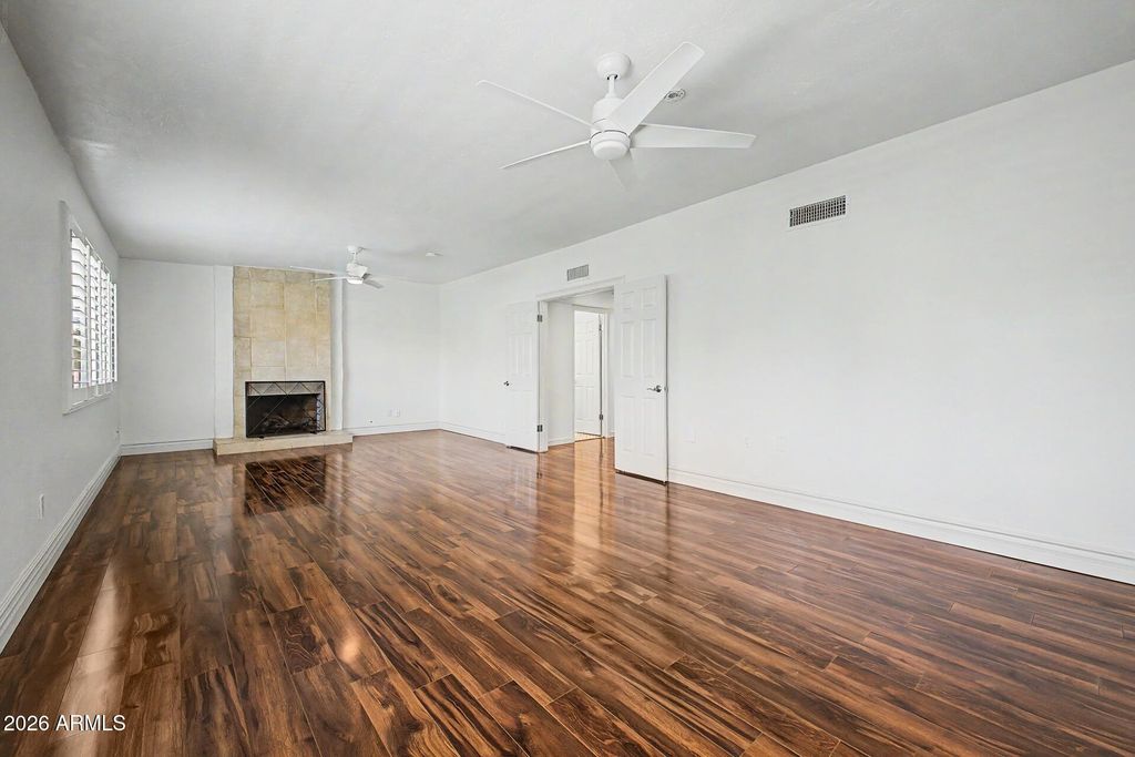 Image 15 of property listing at 1613 E WEATHERVANE Lane, Tempe, AZ 85283