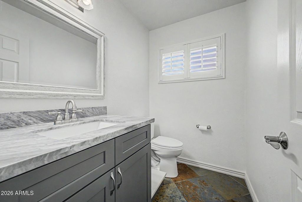 Image 23 of property listing at 1613 E WEATHERVANE Lane, Tempe, AZ 85283
