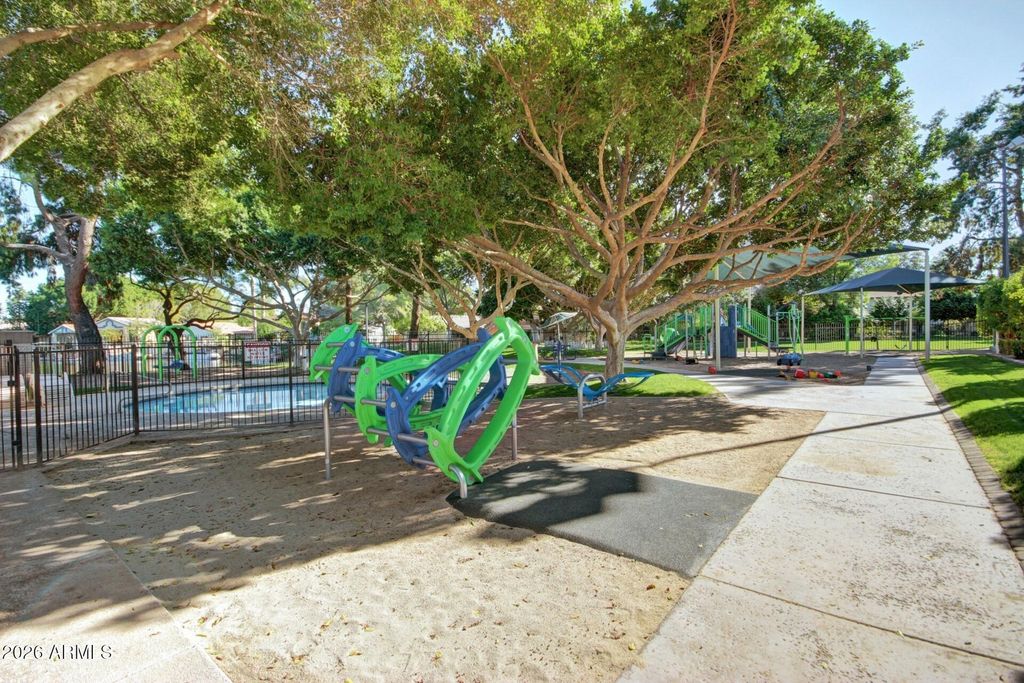 Image 34 of property listing at 1613 E WEATHERVANE Lane, Tempe, AZ 85283