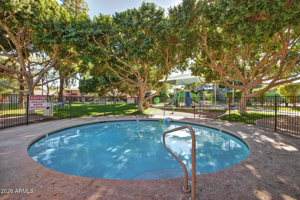 Image 39 of property listing at 1613 E WEATHERVANE Lane, Tempe, AZ 85283