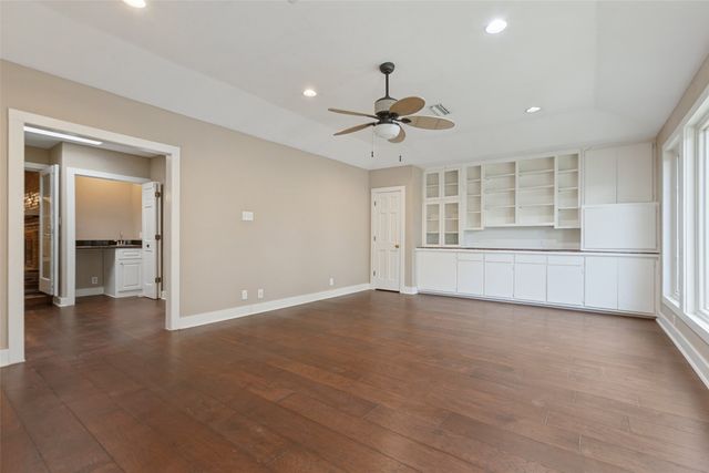 9433 Meadowknoll Drive, Dallas, TX 75243