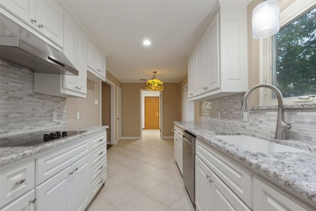 9433 Meadowknoll Drive, Dallas, TX 75243