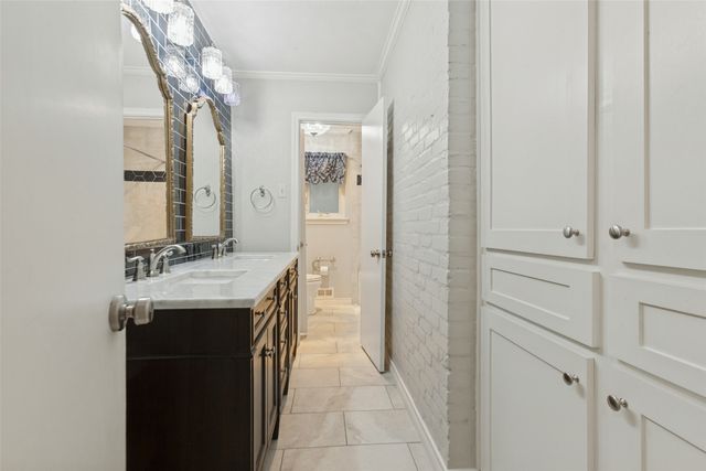 9433 Meadowknoll Drive, Dallas, TX 75243