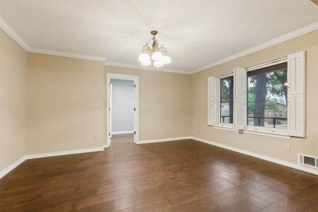 9433 Meadowknoll Drive, Dallas, TX 75243
