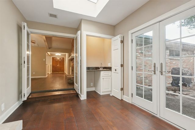 9433 Meadowknoll Drive, Dallas, TX 75243