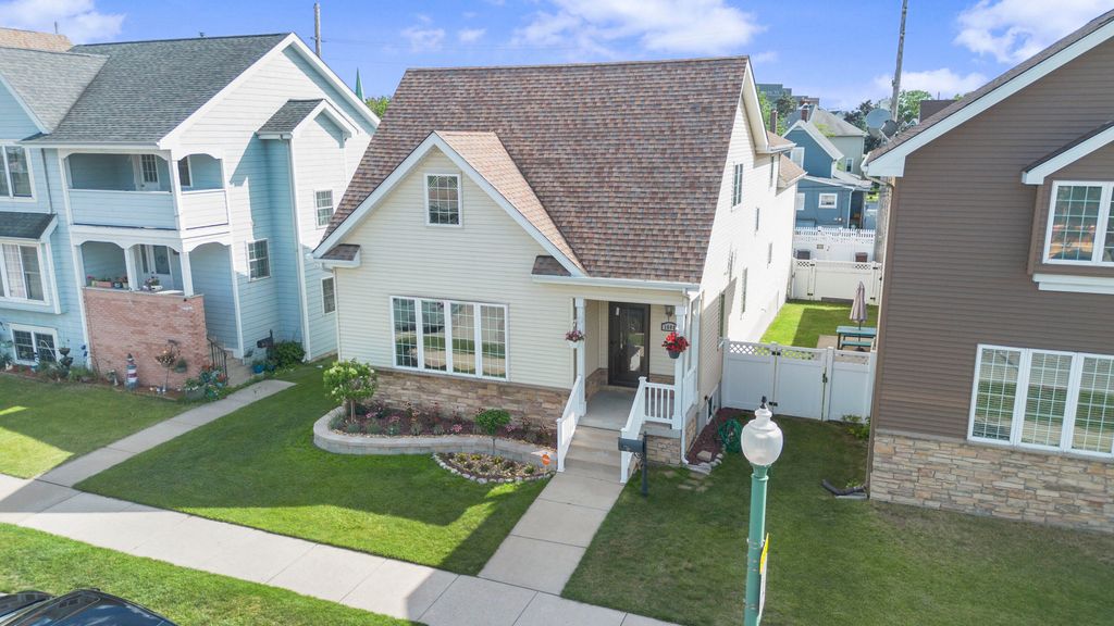 1600 Center Street, Whiting, IN 46394