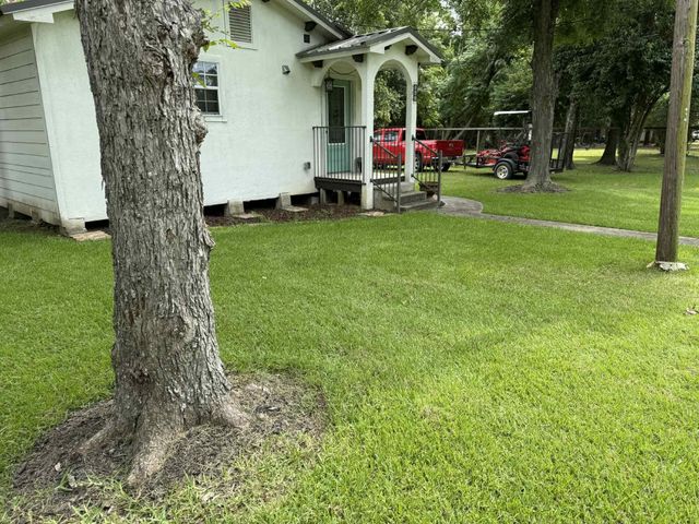 363 W Santa Fe Street, Conroe, TX 77301