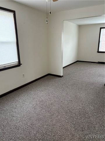 427 Kaymar Drive, Amherst, NY 14228