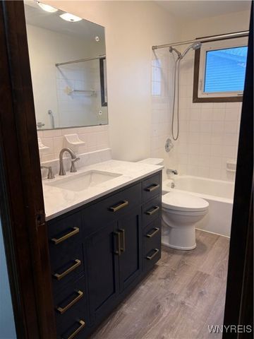 427 Kaymar Drive, Amherst, NY 14228