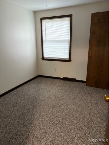 427 Kaymar Drive, Amherst, NY 14228