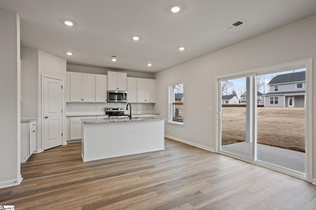9 Torwood Street, Fountain Inn, SC 29644