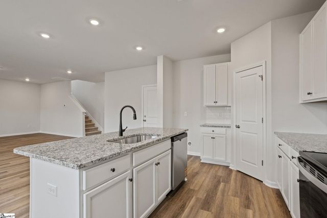9 Torwood Street, Fountain Inn, SC 29644