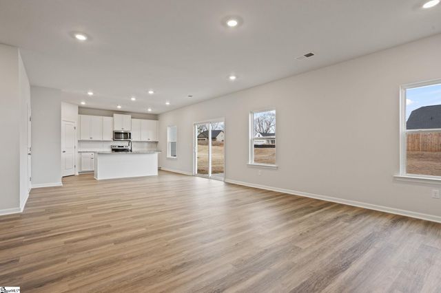 9 Torwood Street, Fountain Inn, SC 29644