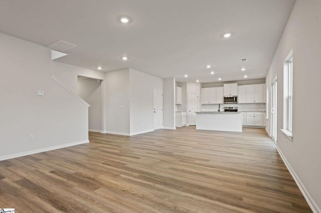 9 Torwood Street, Fountain Inn, SC 29644