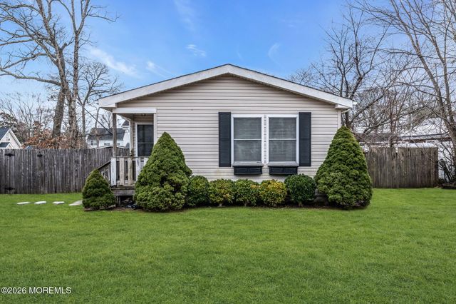 203 Arkansas Avenue, Toms River, NJ 08753