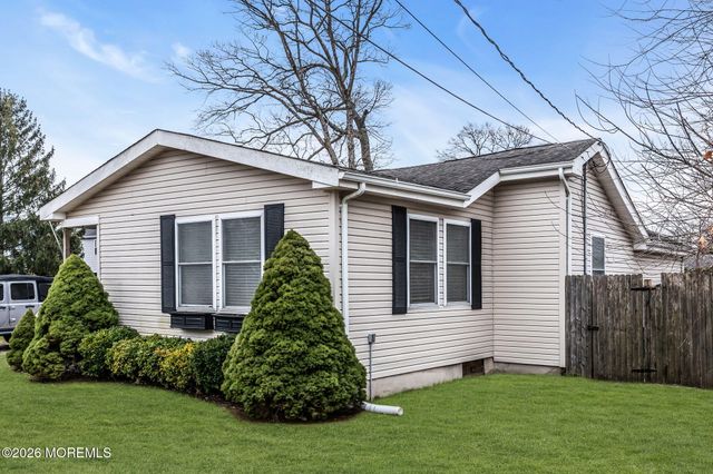 203 Arkansas Avenue, Toms River, NJ 08753