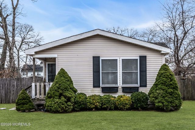 203 Arkansas Avenue, Toms River, NJ 08753