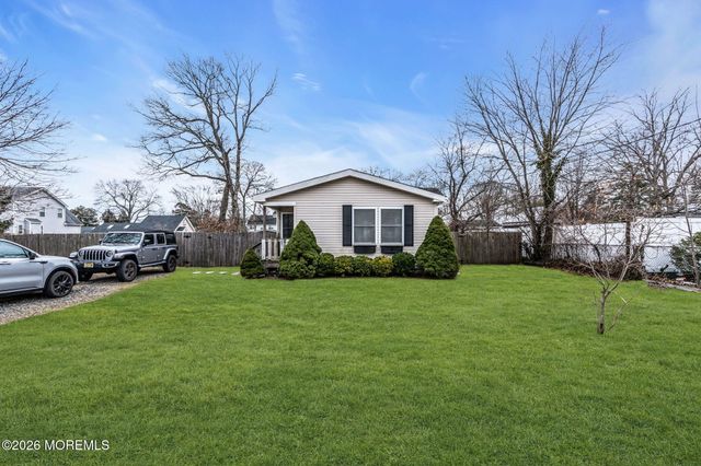 203 Arkansas Avenue, Toms River, NJ 08753