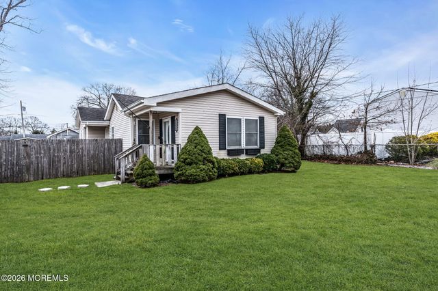 203 Arkansas Avenue, Toms River, NJ 08753