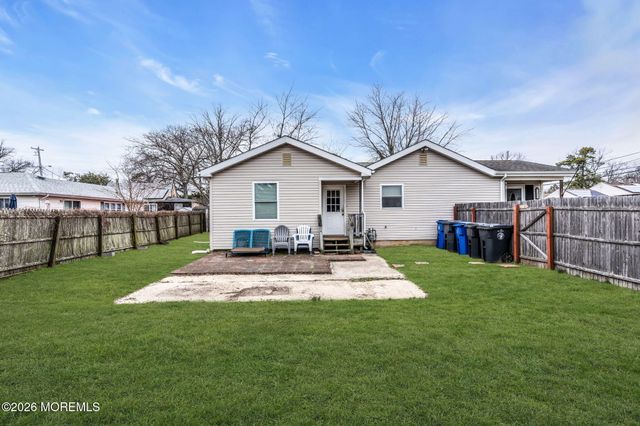 203 Arkansas Avenue, Toms River, NJ 08753