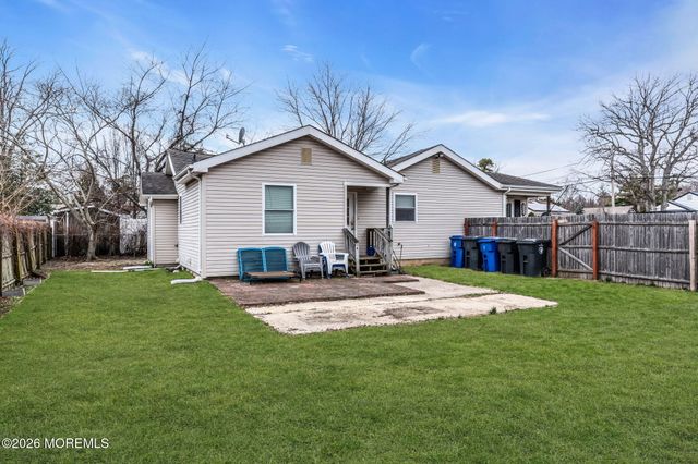 203 Arkansas Avenue, Toms River, NJ 08753