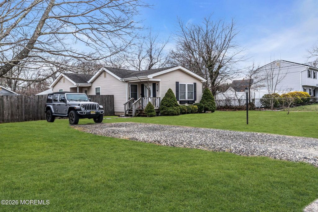 203 Arkansas Avenue, Toms River, NJ 08753