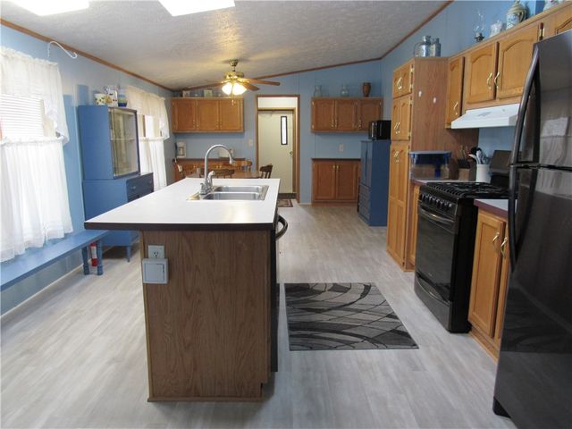 719 Joy Ln, Center Twp, PA 16001