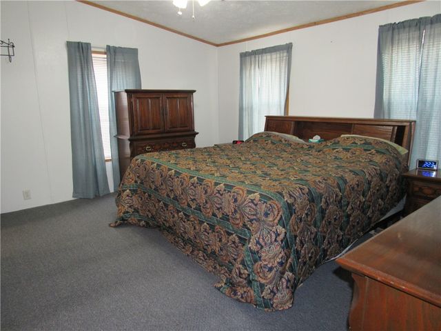 719 Joy Ln, Center Twp, PA 16001