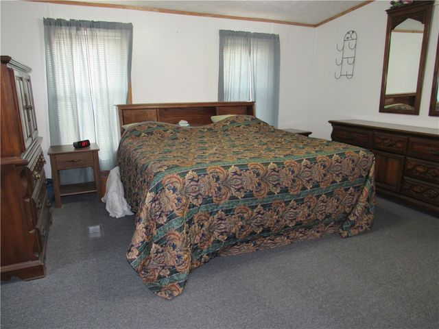 719 Joy Ln, Center Twp, PA 16001