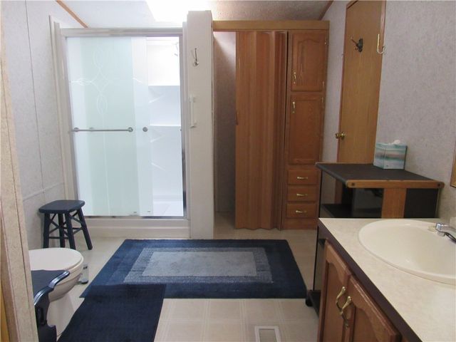 719 Joy Ln, Center Twp, PA 16001