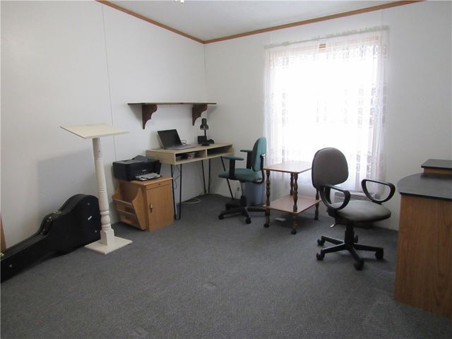 719 Joy Ln, Center Twp, PA 16001