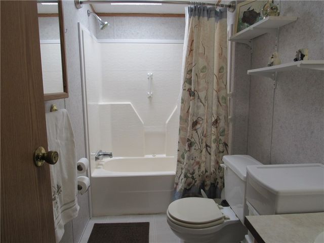 719 Joy Ln, Center Twp, PA 16001