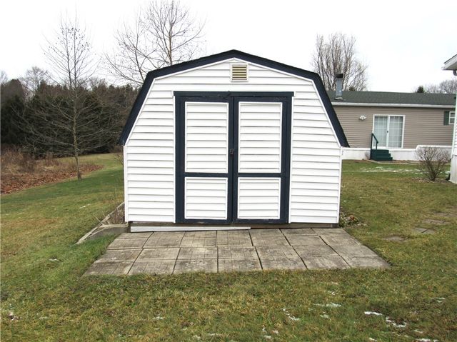 719 Joy Ln, Center Twp, PA 16001