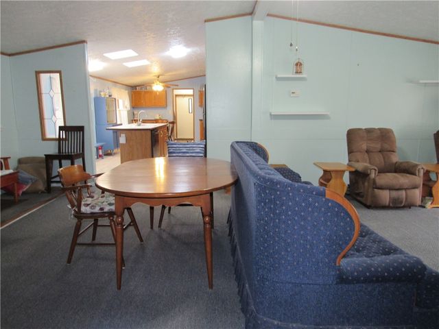 719 Joy Ln, Center Twp, PA 16001