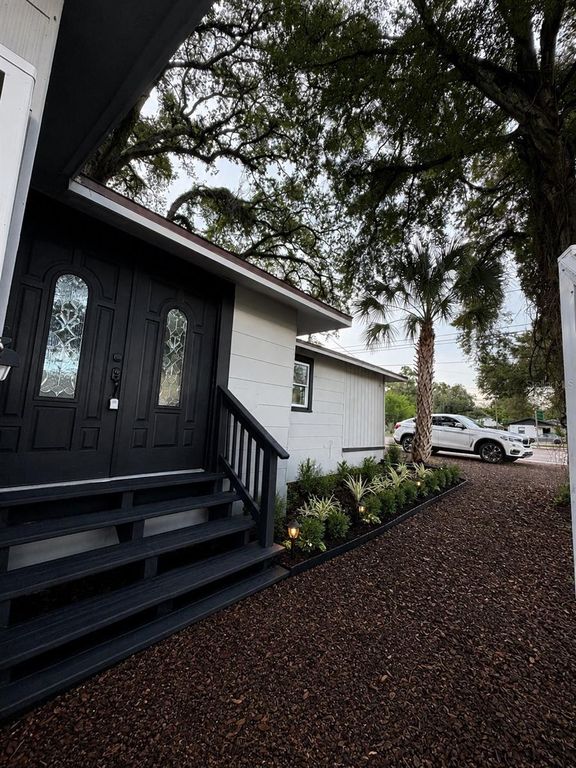 Image 1 of property listing at 1221 E DR MARTIN LUTHER KING JR BOULEVARD, Tampa, FL 33603