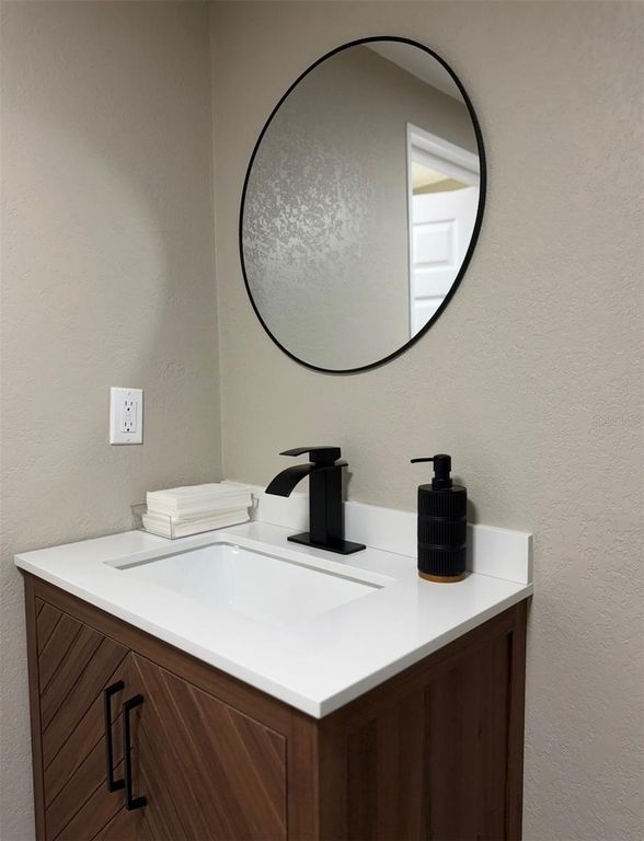 Image 12 of property listing at 1221 E DR MARTIN LUTHER KING JR BOULEVARD, Tampa, FL 33603